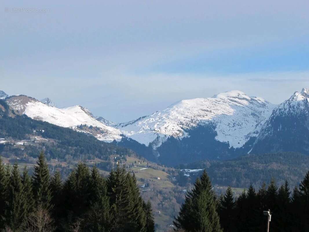 Appartement à MORILLON