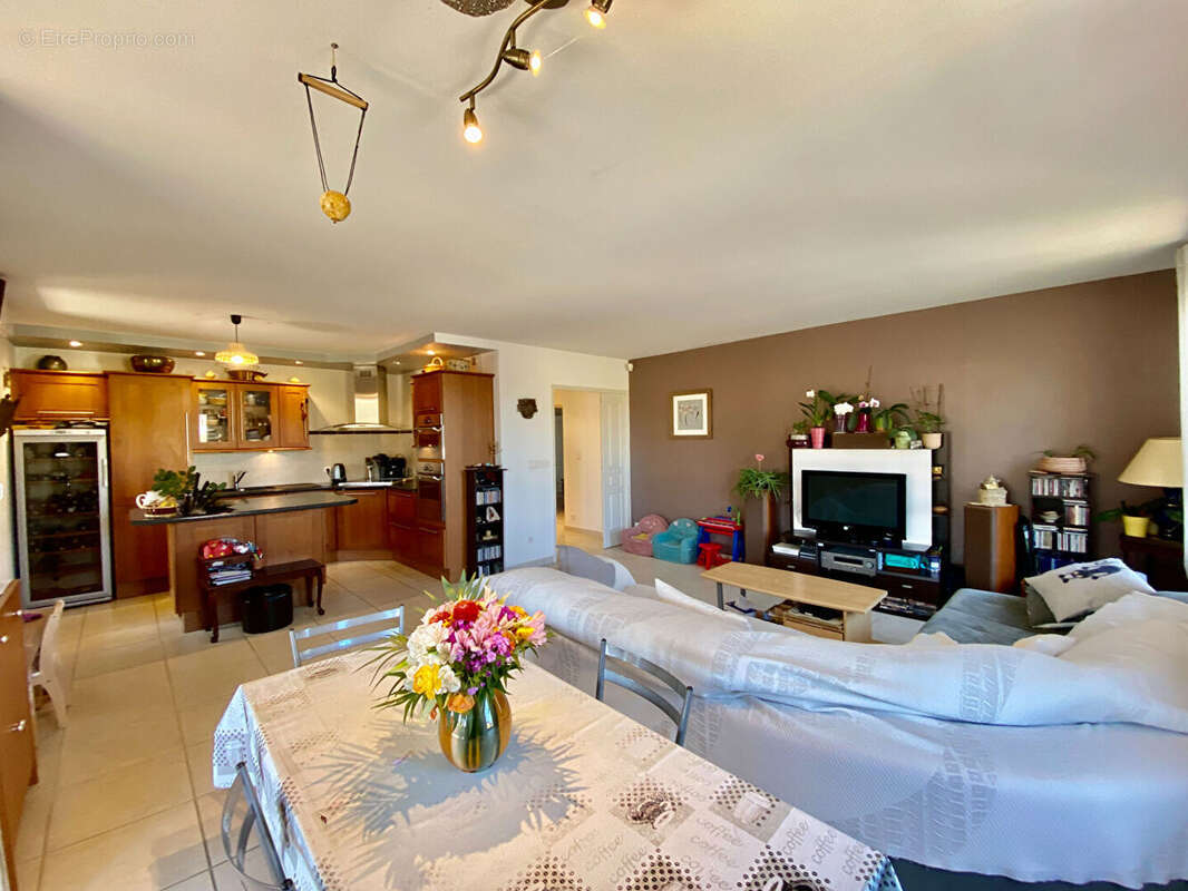 Appartement à SAINT-MAXIMIN-LA-SAINTE-BAUME