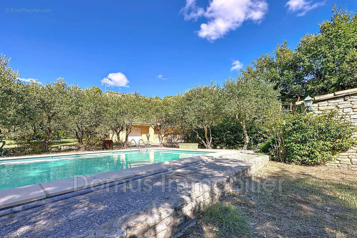 Maison à L&#039;ISLE-SUR-LA-SORGUE