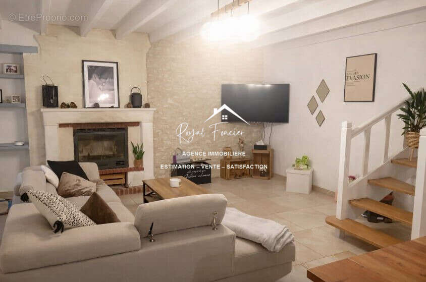 salon  - Maison à MONDION