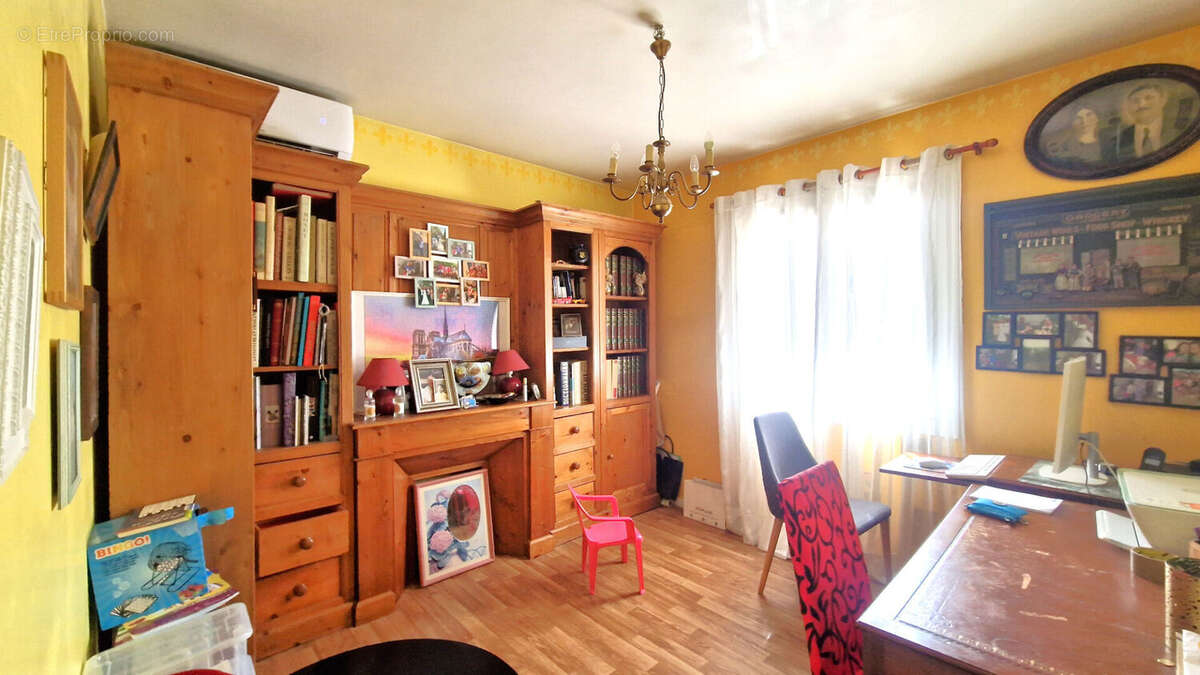 Maison à THIAIS