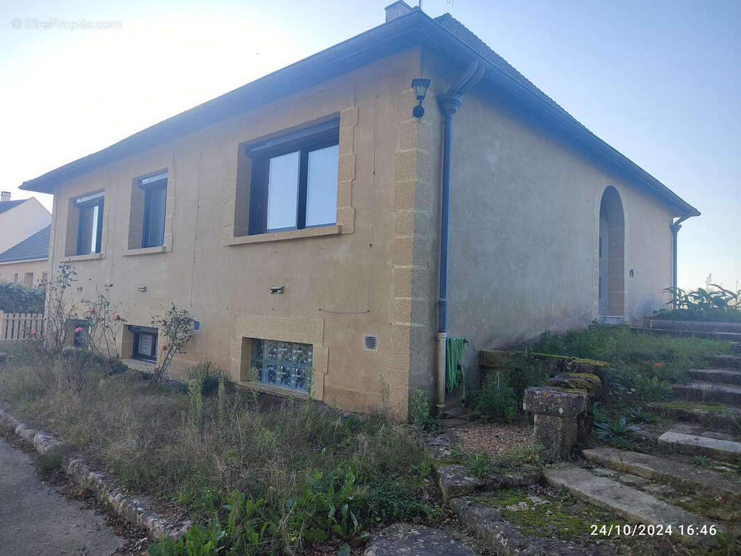 Maison à LA CHARTRE-SUR-LE-LOIR