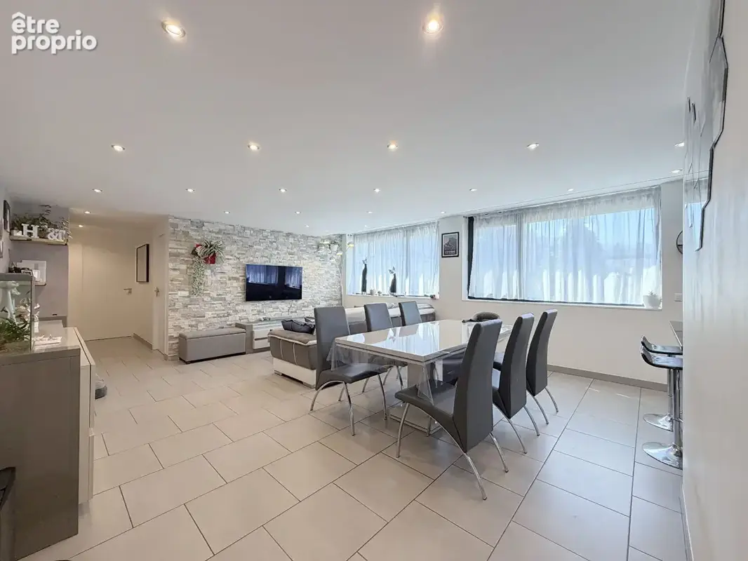 Appartement + local à vendre cluses centre-ville - photo 8