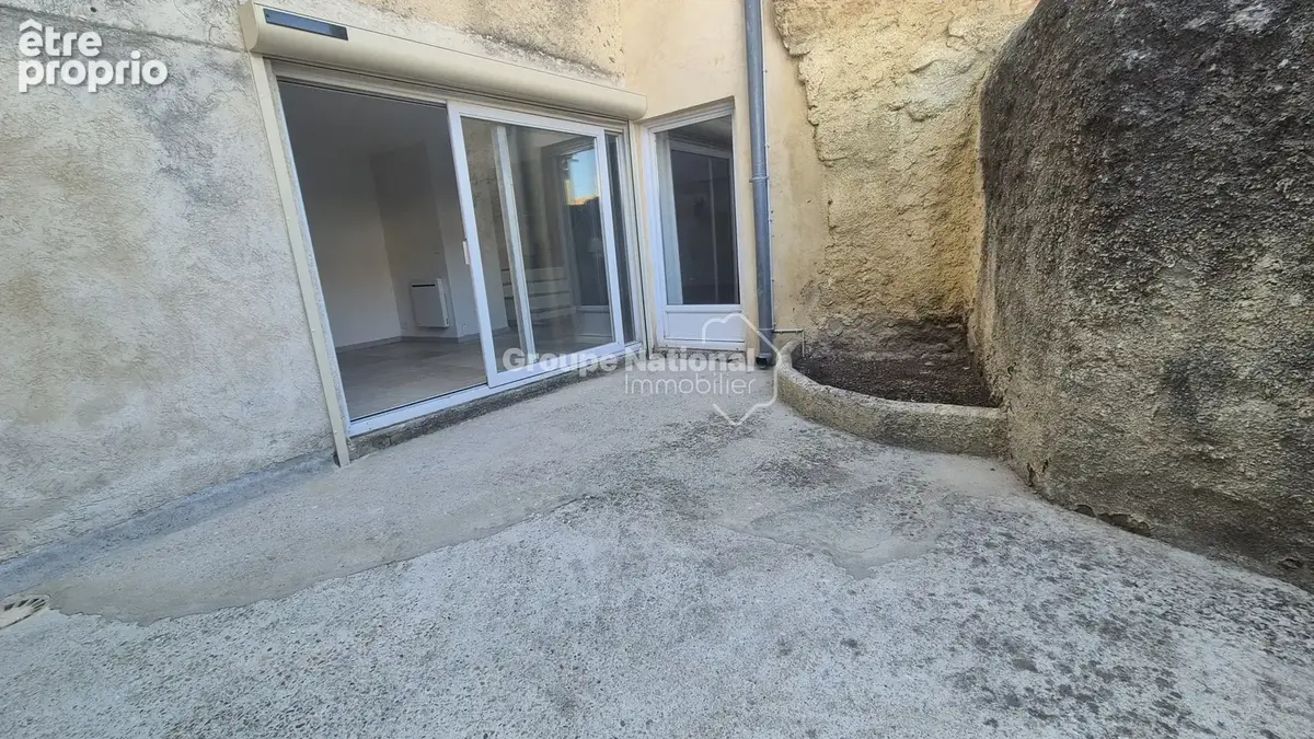 Entraigues-sur-la-sorgue - maison de village avec exterieur - photo 4