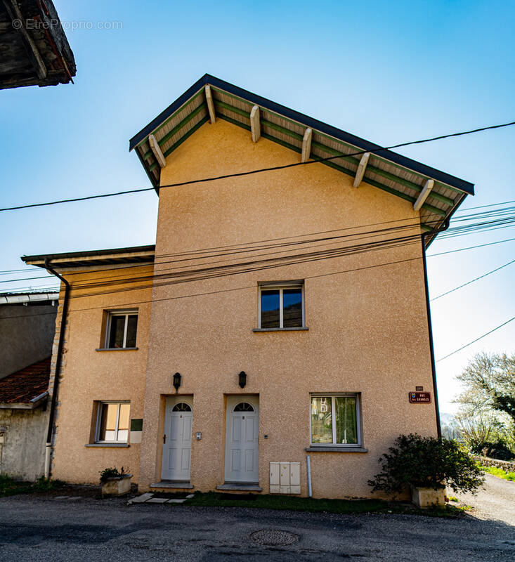 Appartement à CULOZ