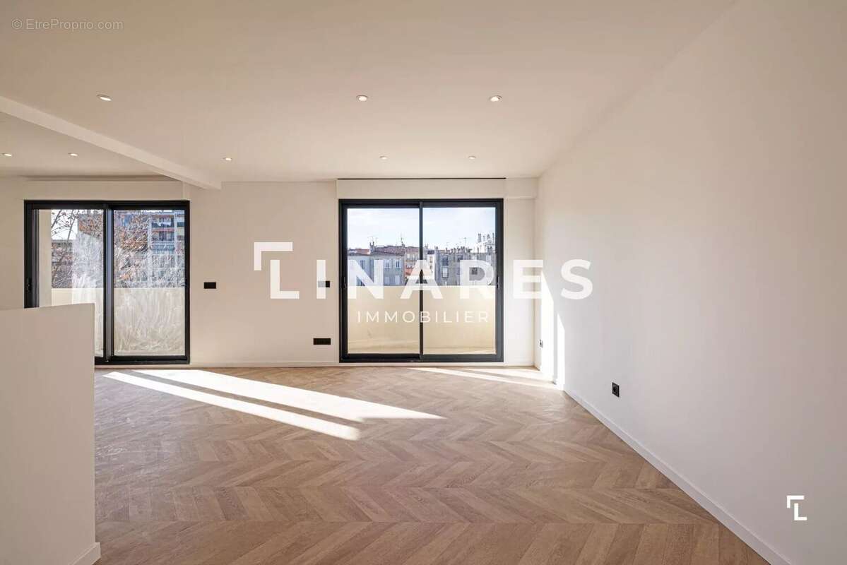Appartement à MARSEILLE-5E