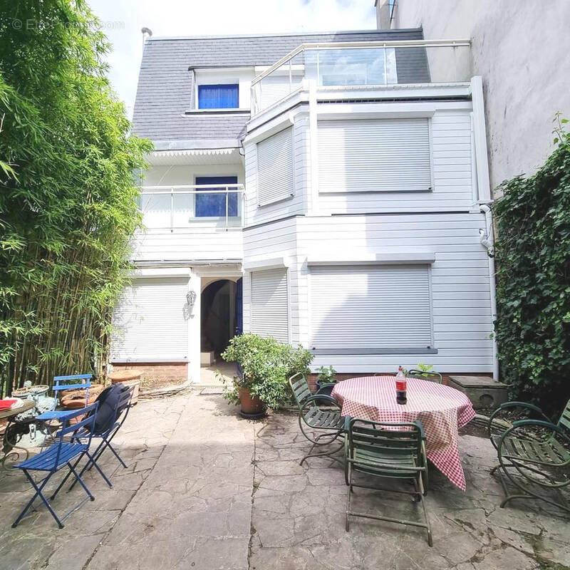 Maison à PARIS-18E