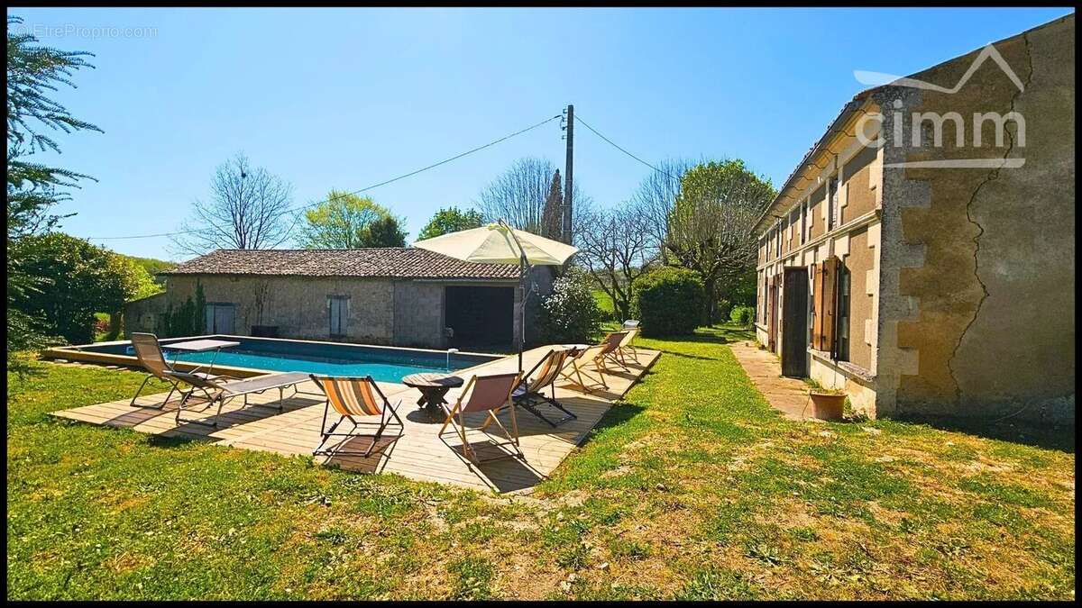 Maison à SAINT-MARTIAL-DE-MIRAMBEAU