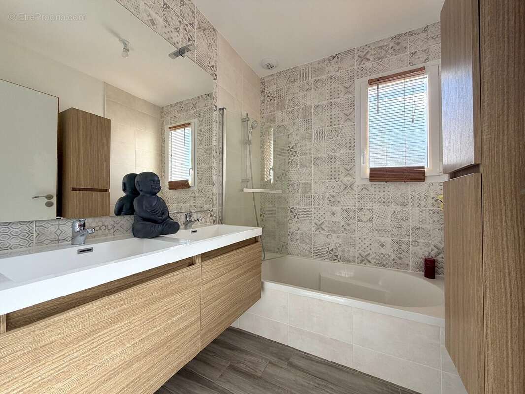 Salle de bains - Maison à CHALLANS