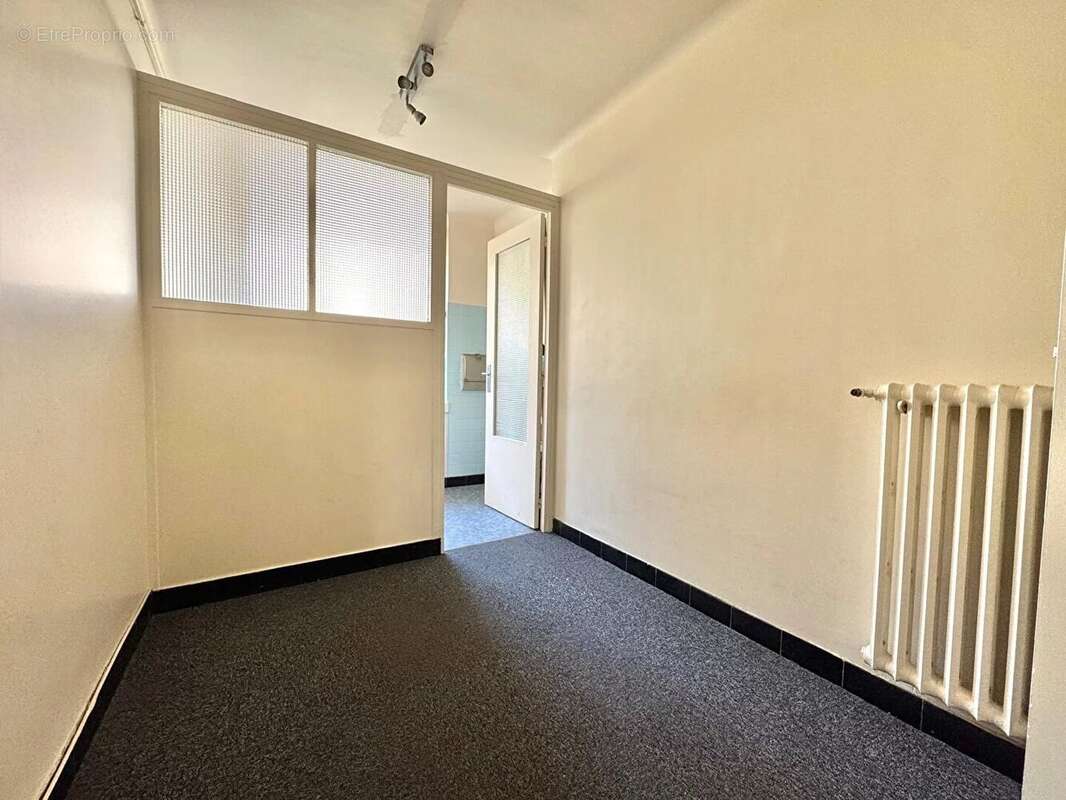 Appartement à CHARENTON-LE-PONT