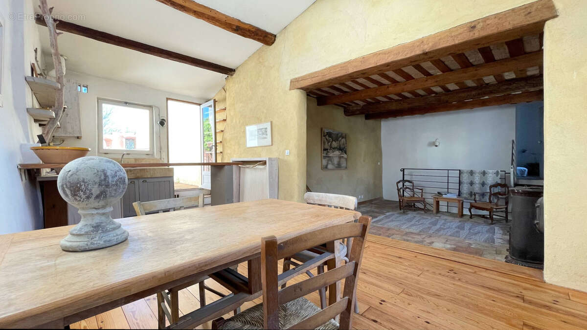 Maison à SAINT-QUENTIN-LA-POTERIE