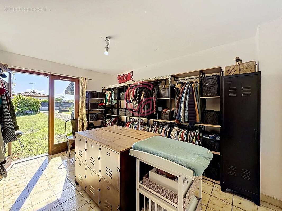 Maison à PARENTIS-EN-BORN
