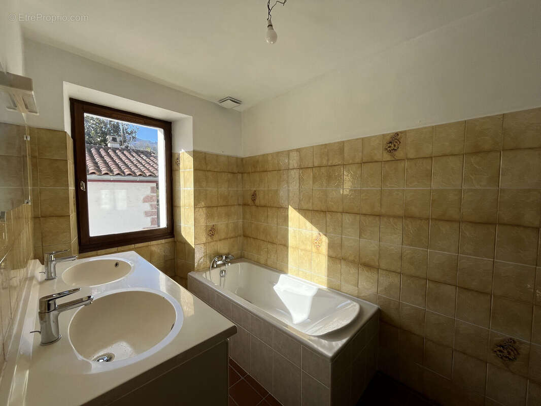 Photo 9 - Maison à SAINT-ETIENNE-DE-BAIGORRY