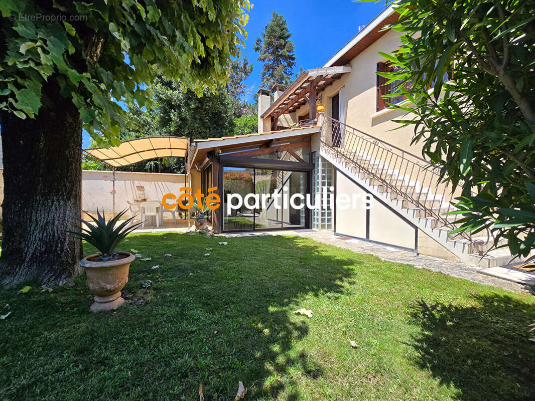 Maison 4 chambres jardin et double garage - photo 3