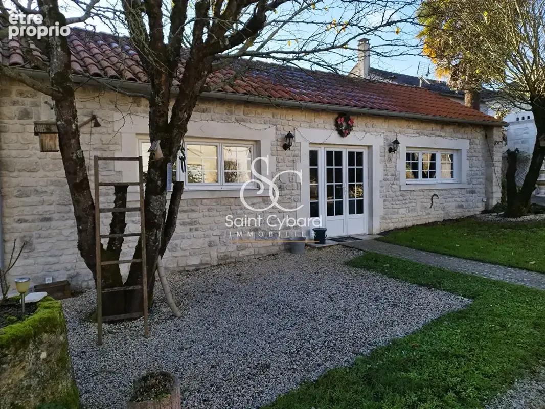 À vendre : Corps de ferme à Douzat - 7 pièces, 5 chambres - photo 2
