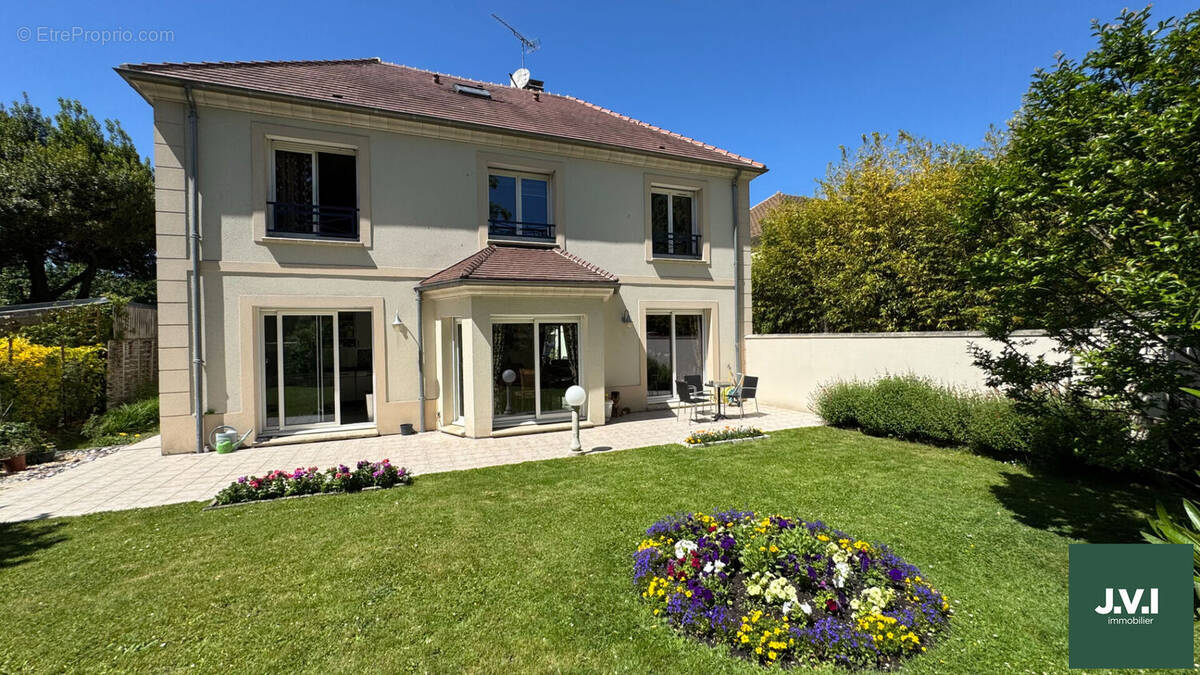 Maison à SAINT-GRATIEN