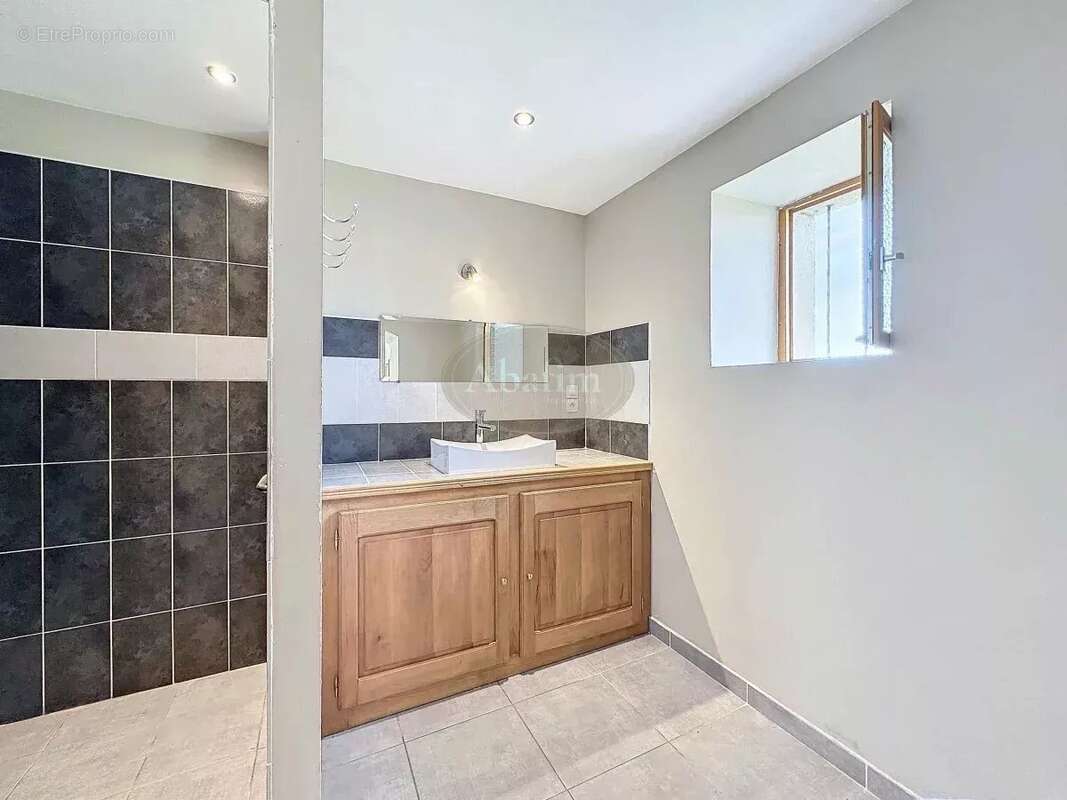 Maison à MONLEON-MAGNOAC