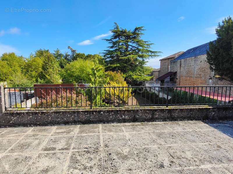 Maison à SAUZE-VAUSSAIS