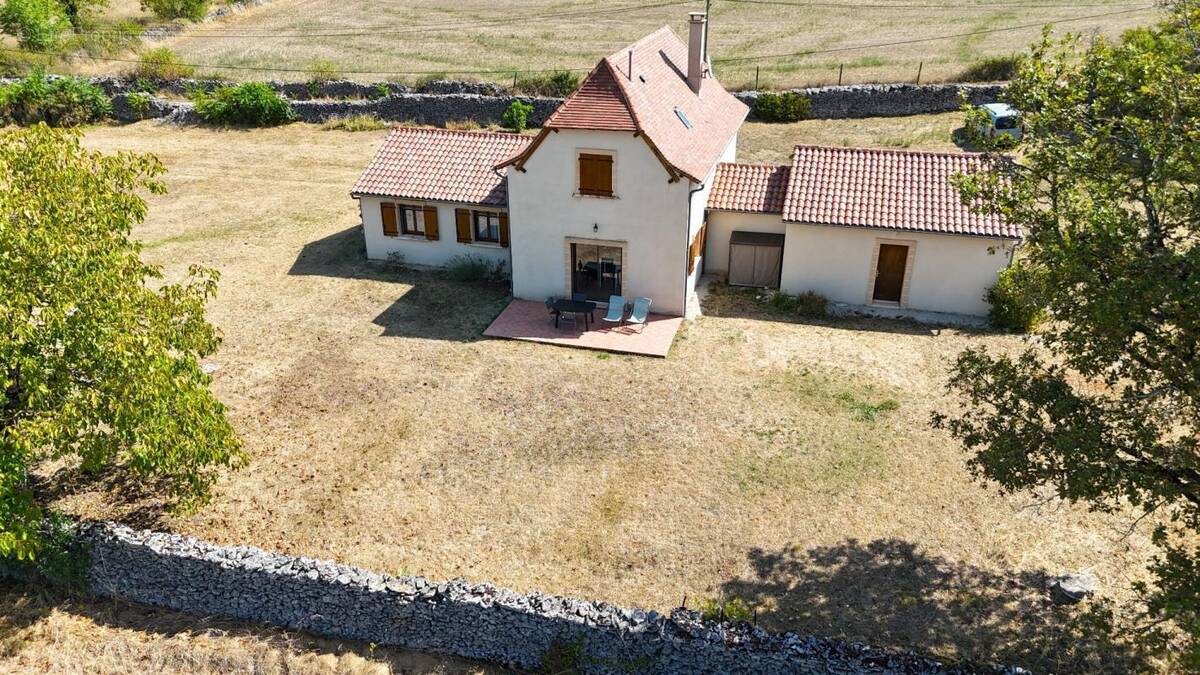 Maison à MARCILHAC-SUR-CELE