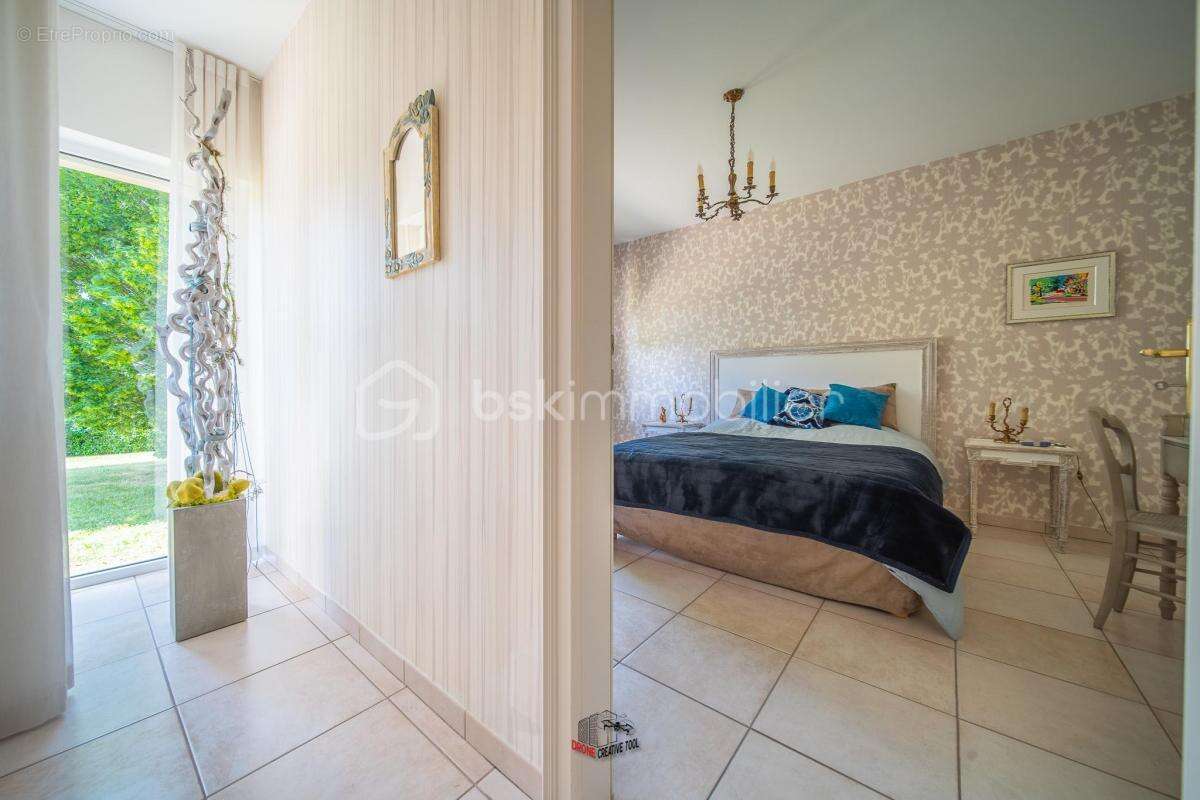 Maison d’architecte 290 m² – Parc paysager 8 000 m² – 5 ch – Entrée cathédrale – Secteur Boulay-Moselle - photo 13