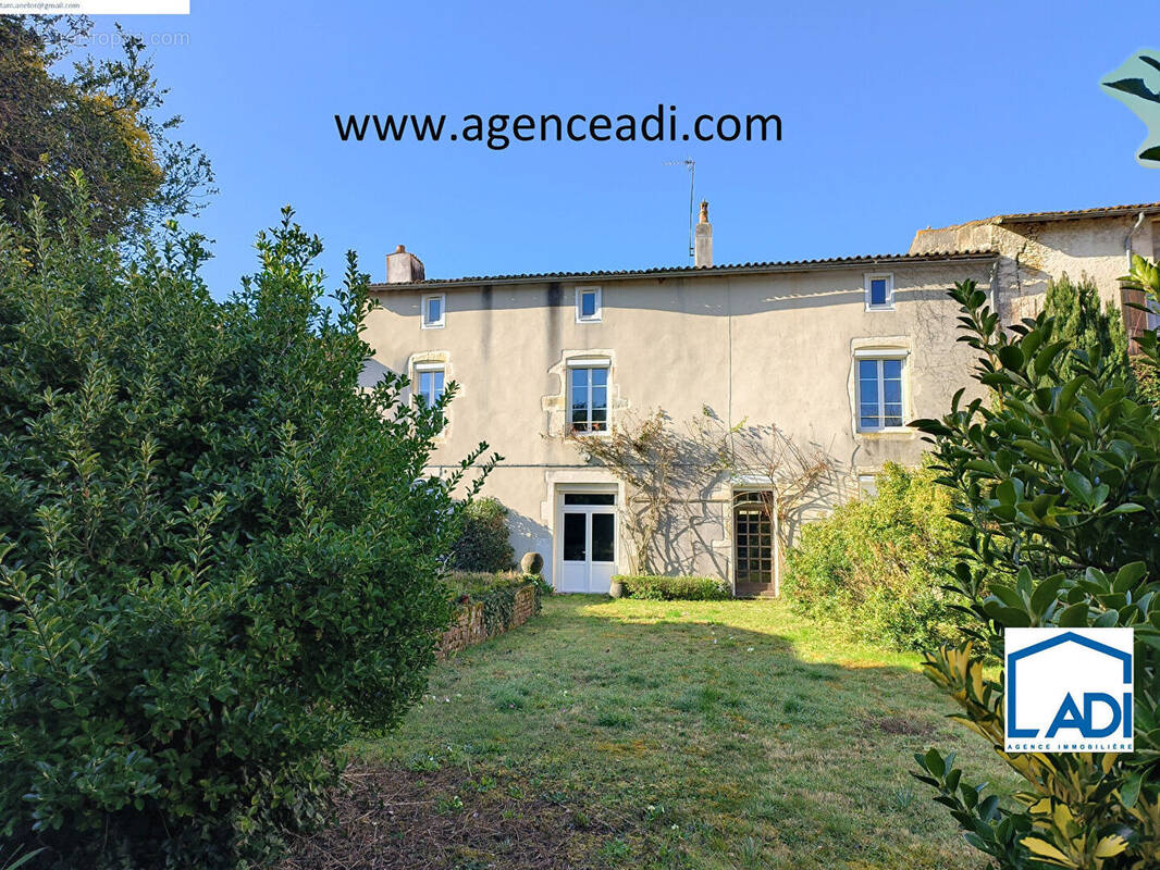 Maison à LA MOTHE-SAINT-HERAY