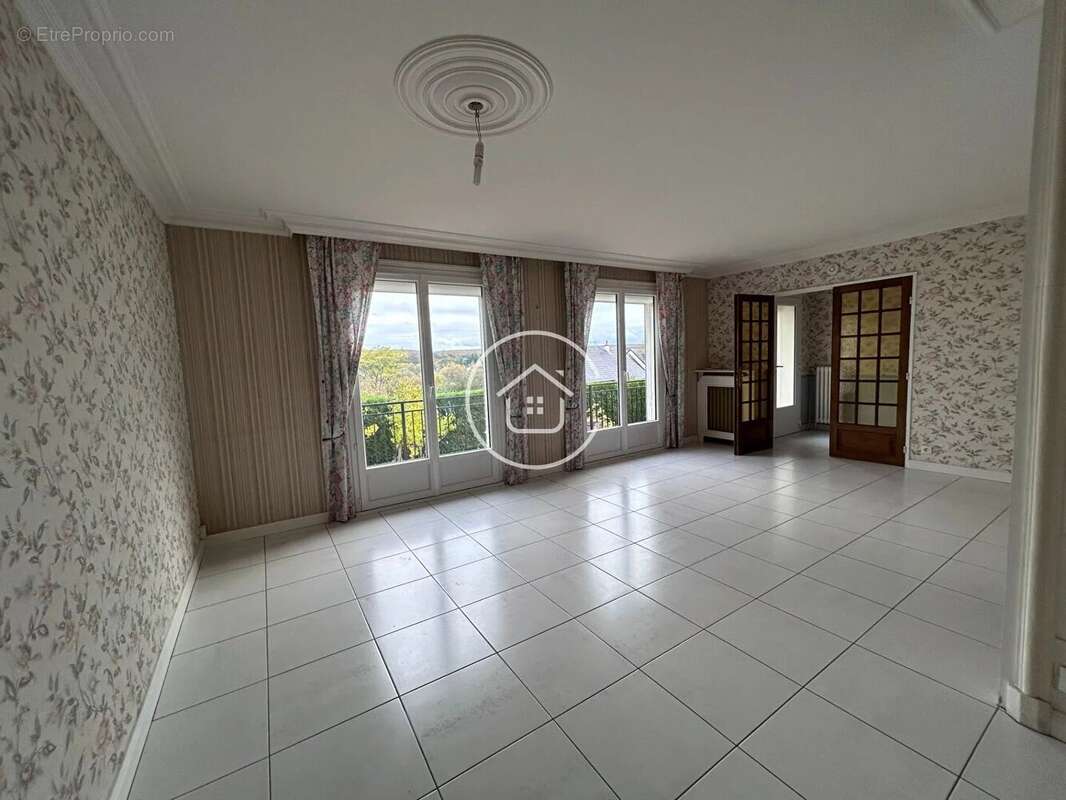 Maison à SAINT-LUBIN-EN-VERGONNOIS