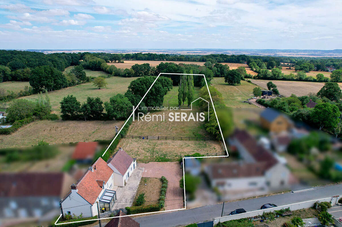 Maison de Charme avec 1 hectare de terrain aux portes de Falaise - photo 2