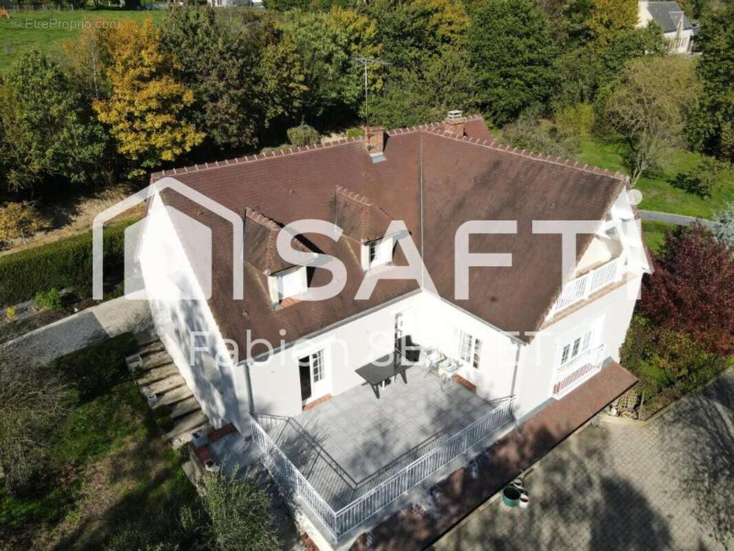 Photo 2 - Maison à CORMOLAIN