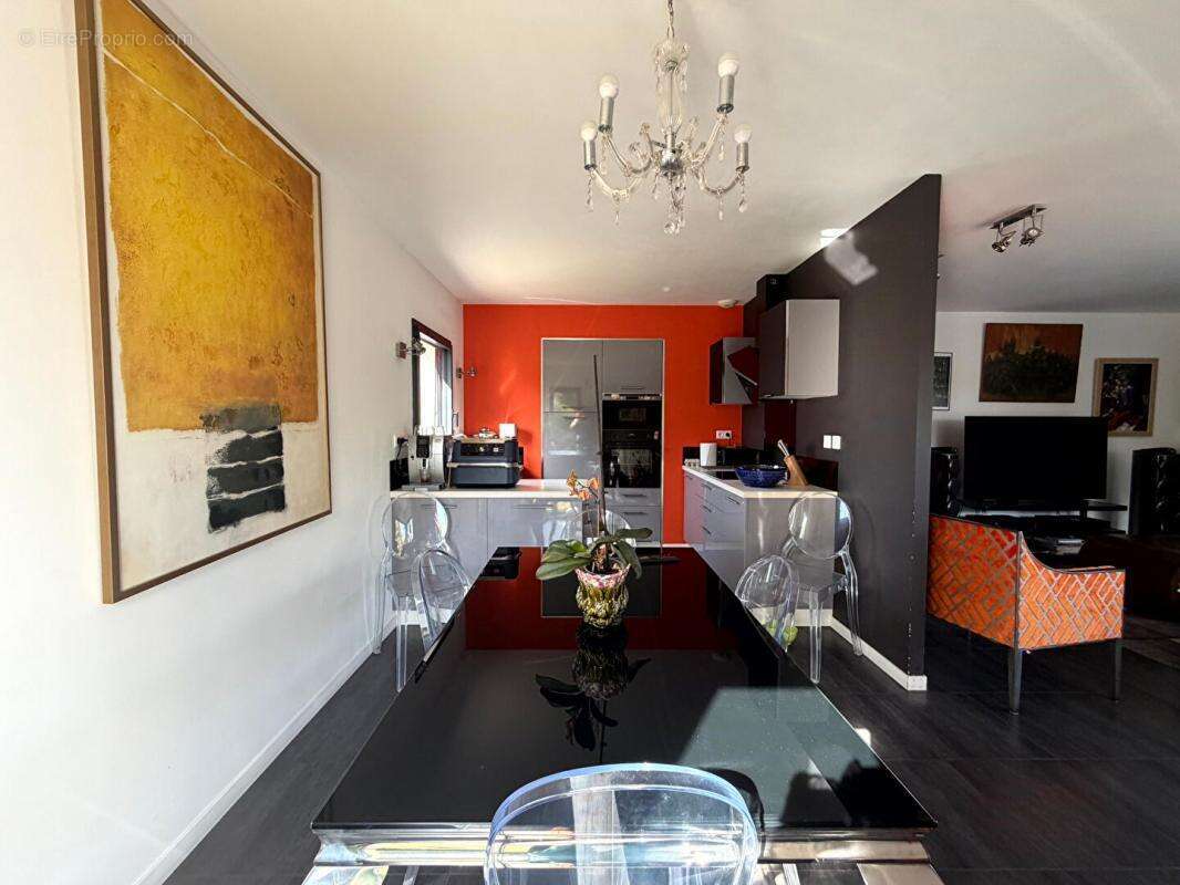 A Meursac Maison de plain pied  de 99.5 m2 avec piscine - photo 3