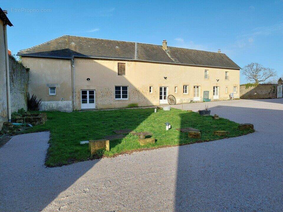 Maison à SAINT-MARCOUF