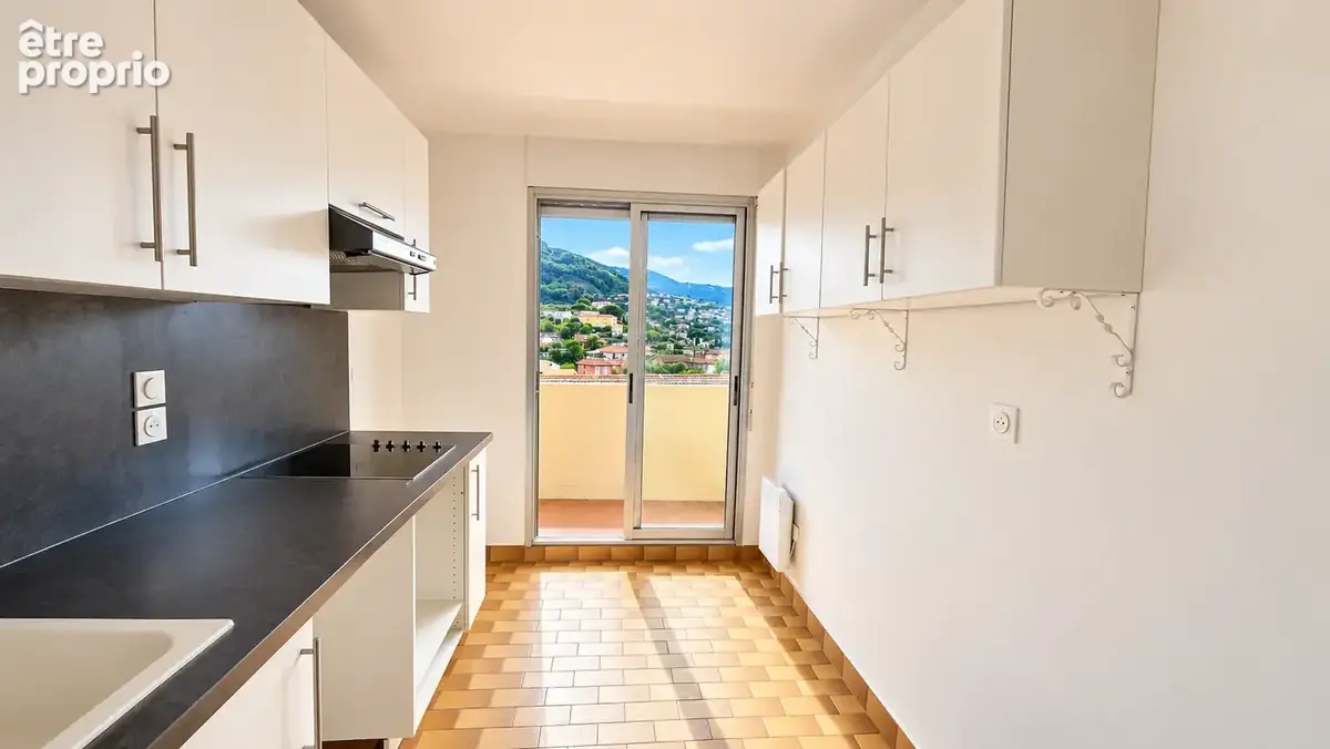 La Trinité Centre   2 pièces de 50,13 m2 avec terrasse, cave et garage - photo 6