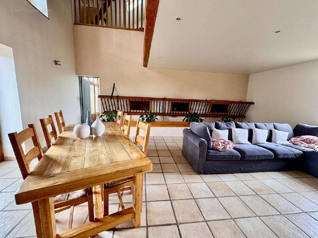 Maison 232 m² à Verosvres  - photo 3