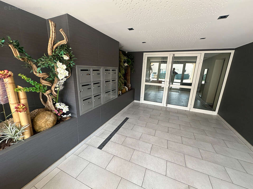 Appartement à COURCELLES-SUR-NIED