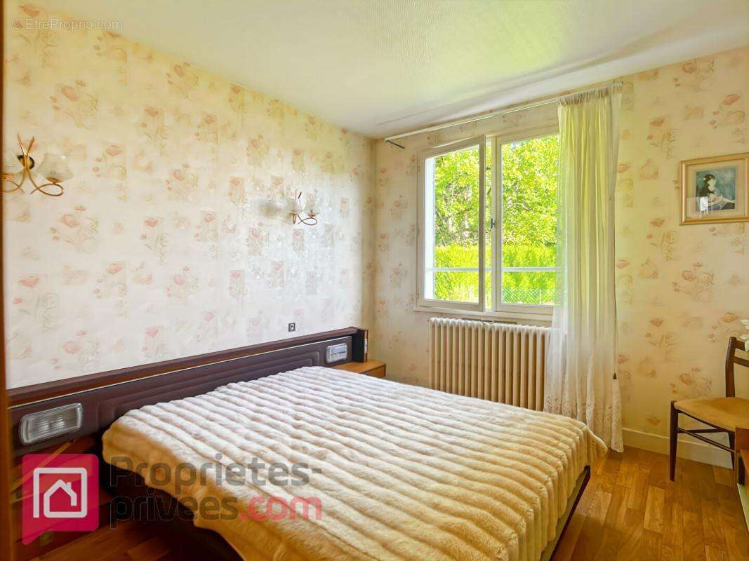 Maison à CHATEL-CENSOIR