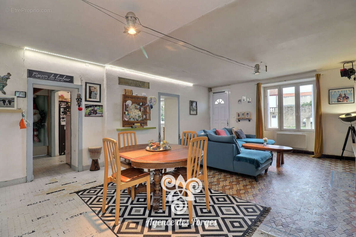 Maison à SAINT-CRESPIN-SUR-MOINE