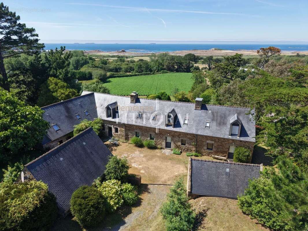Côtes d'Armor-Propriété d'exception avec vue sur mer - photo 3