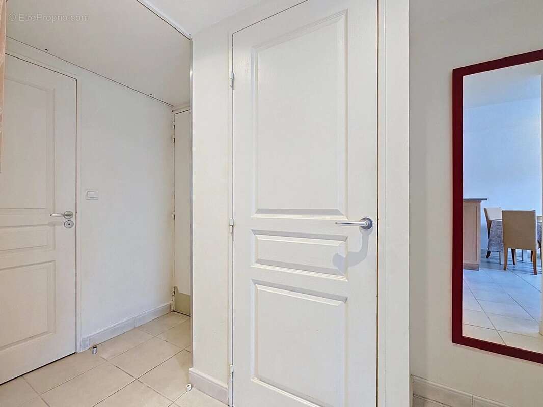 Cannes : 3 pieces en parfait etat avec parking prive - photo 10