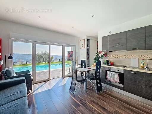 Maison à SAINT-LAURENT-DU-VAR