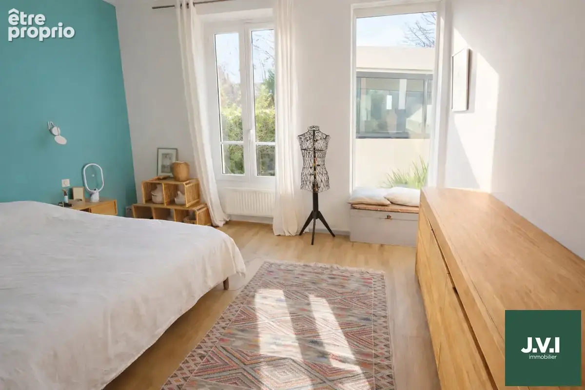 A vendre - Bas Montmorency - Maison 220 m² - 7 pièces - 4 chambres - photo 5