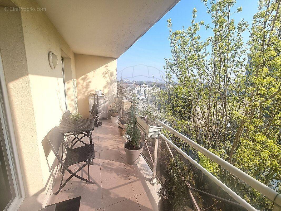 Appartement à LE BLANC-MESNIL