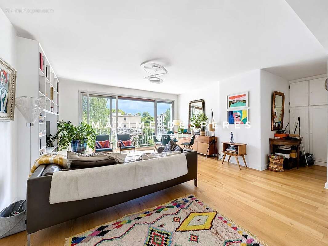 Appartement à NEUILLY-SUR-SEINE