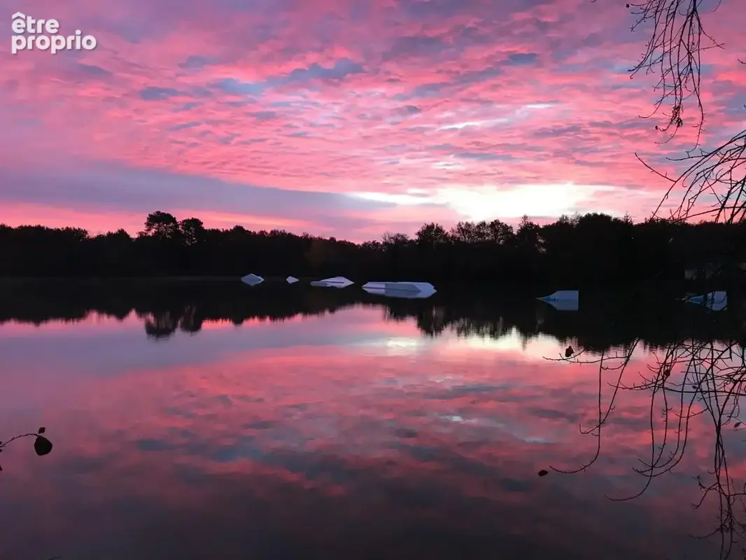 Sablons ? domaine privé de 7 hectares avec lac de 3,6 hectares, hébergements et potentiel touristique près de Saint-Émilion - photo 8
