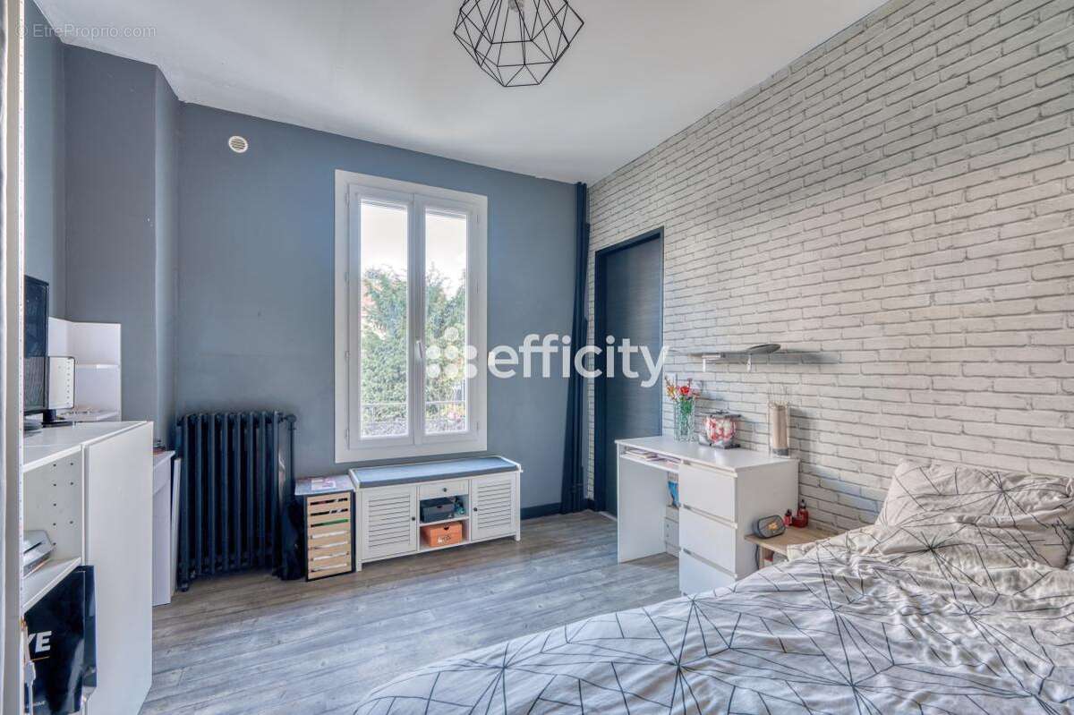 Maison à SAINT-GRATIEN