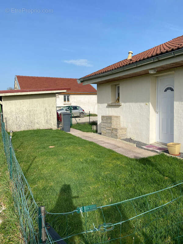 Ensemble immobilier composé de deux maisons louées - ATTIGNY - photo 2