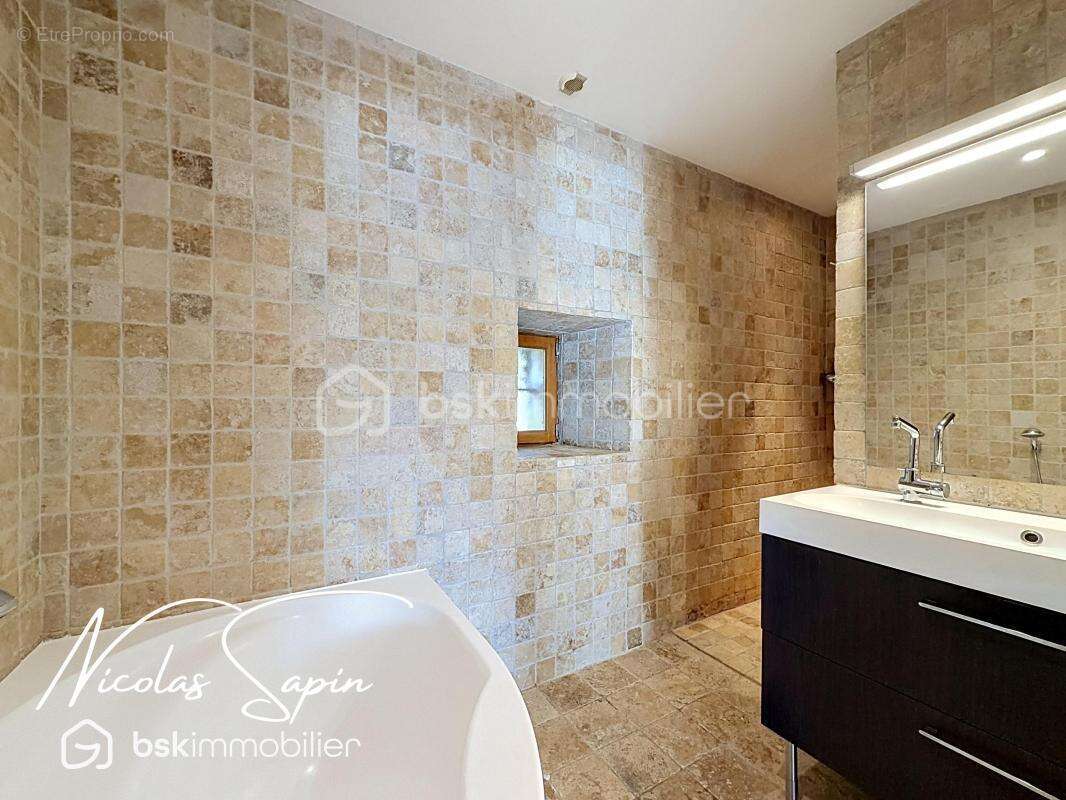 Maison de 160m2 avec 5 chambres plus bureau - photo 4