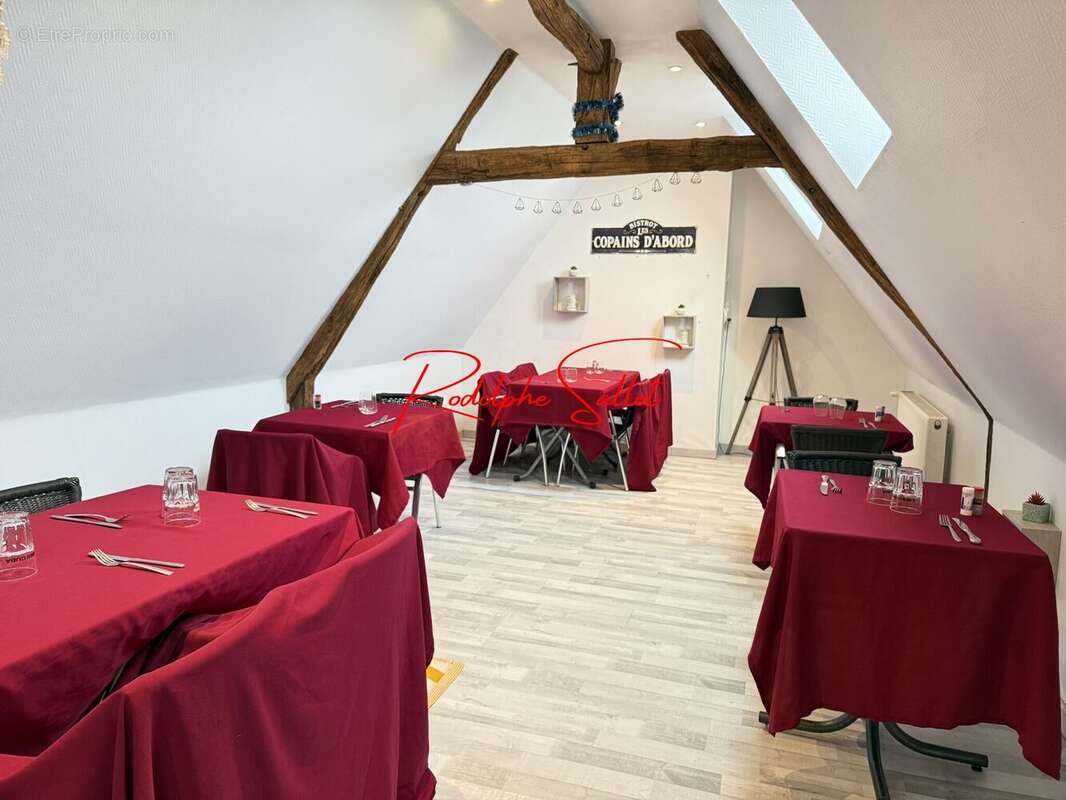 Commerce à POULIGNY-SAINT-PIERRE