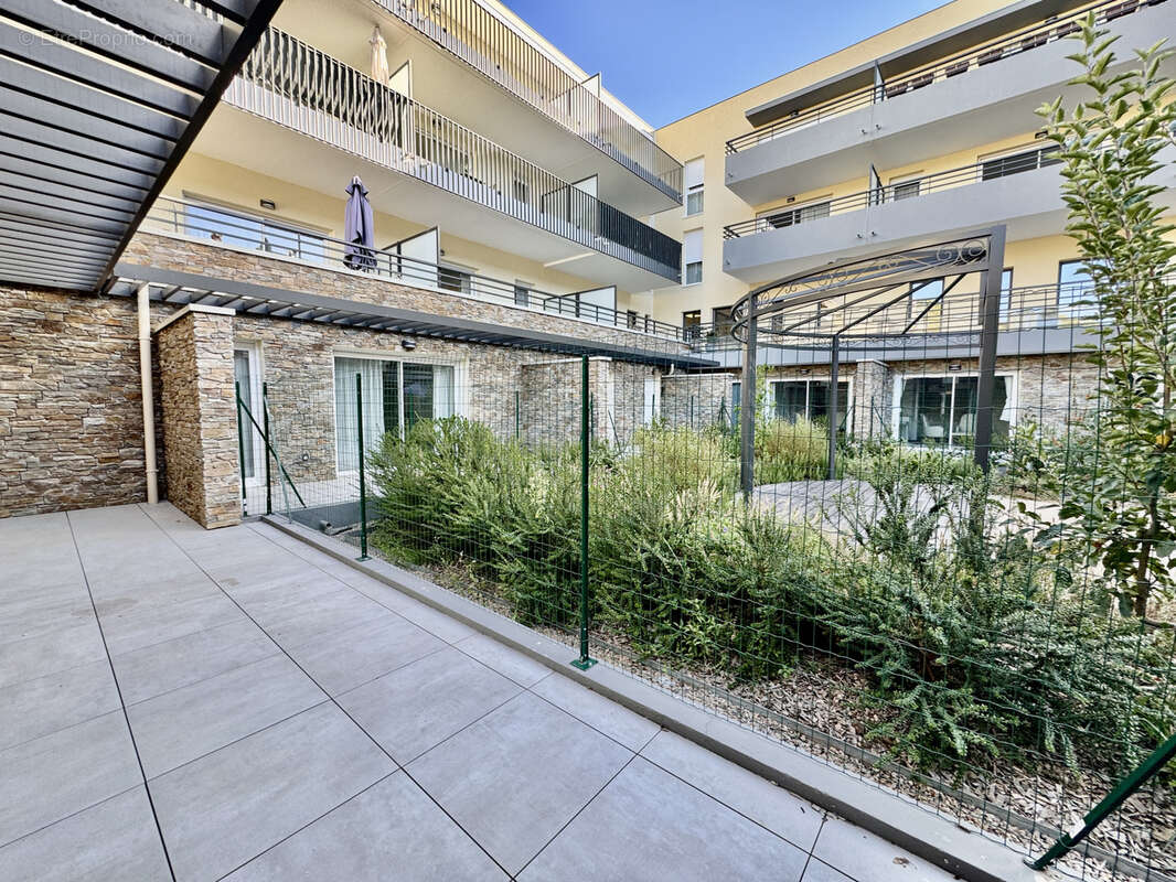 Appartement à ROQUEBRUNE-SUR-ARGENS