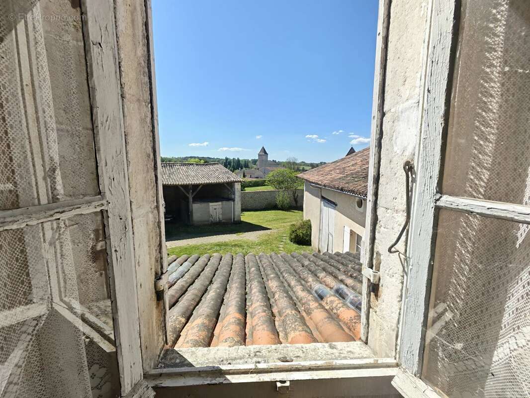 Maison à AUBETERRE-SUR-DRONNE