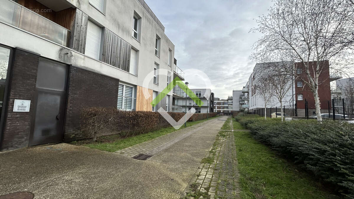 Centre de Wasquehal - Beau type 2 avec balcon et terrasse ! - photo 7