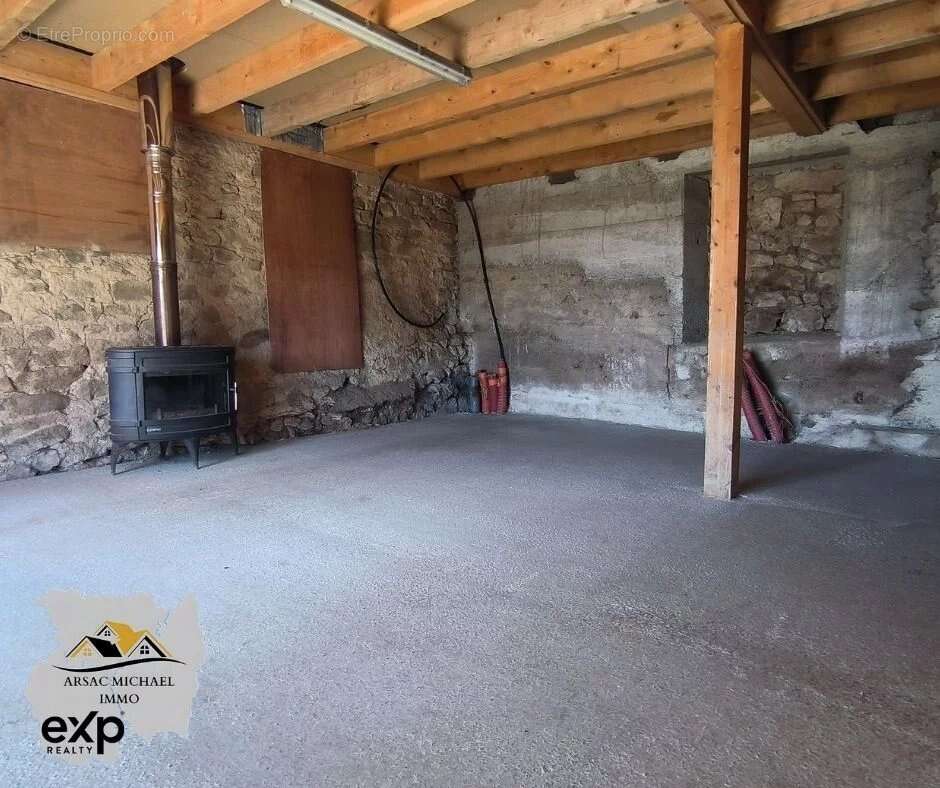 Maison à VERNET-LA-VARENNE